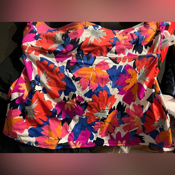 Swimsuits for all, Halter Tankini Top, floral, pink, orange, navy
size 20 - Picture 5 of 6